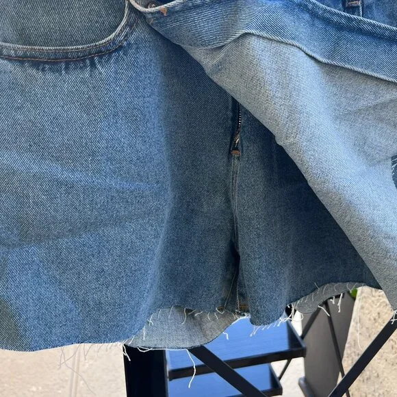 NWT SZL ZARA Raw hem denim mini skort with buttons. - Picture 2 of 5